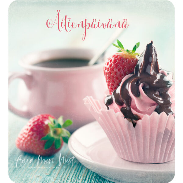 kuppikakku kahvikuppi mansikka