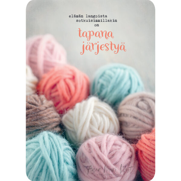 lankakerä värikäs neulominen